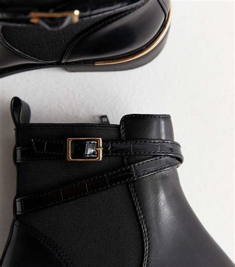 Leather Loch Chelsea Boots in Black 